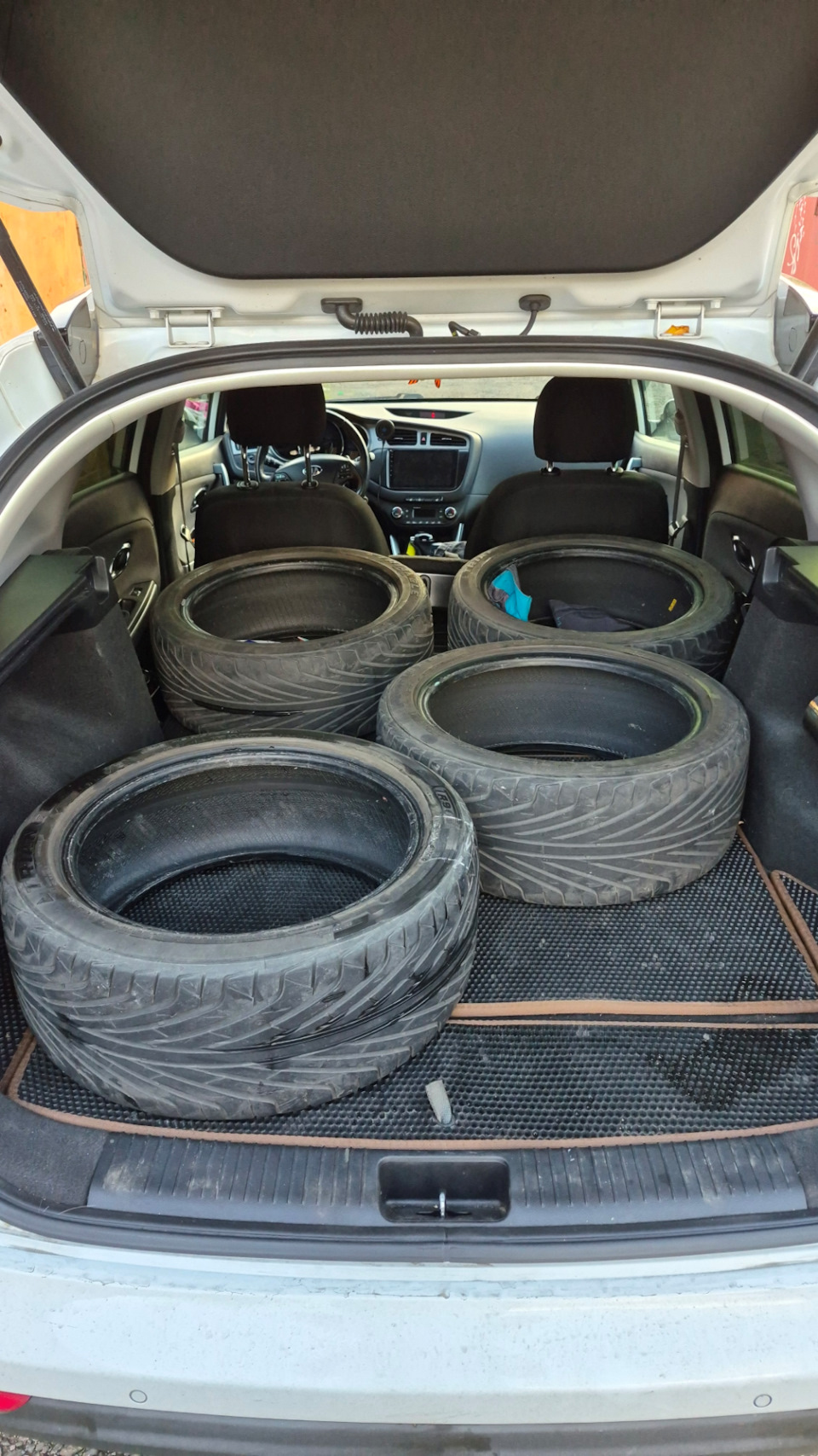 Фото в бортжурнале KIA Ceed SW (2G)