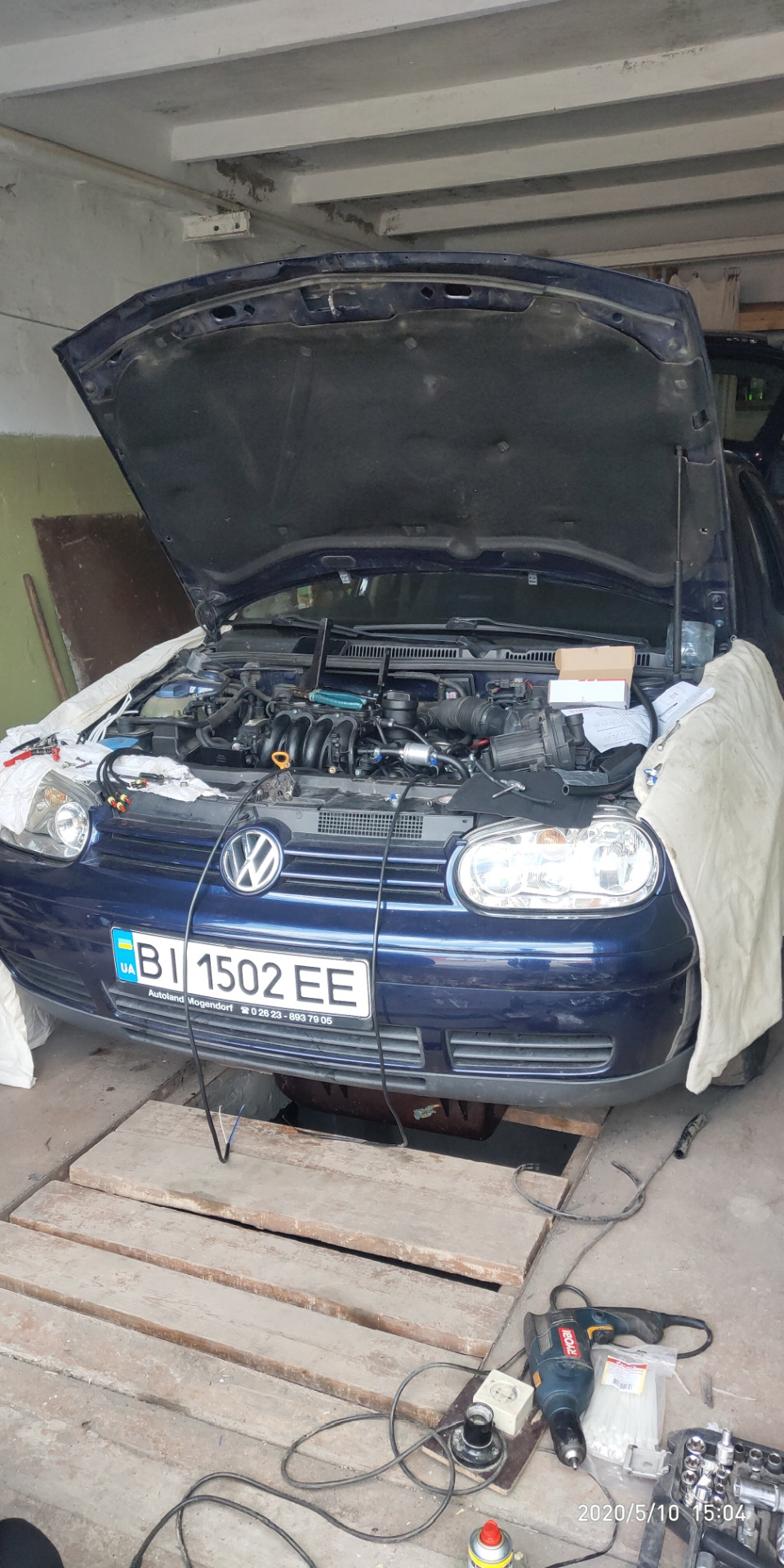 Фото в бортжурнале Volkswagen Golf Mk4. Запчасти на фото: 811502, 302623