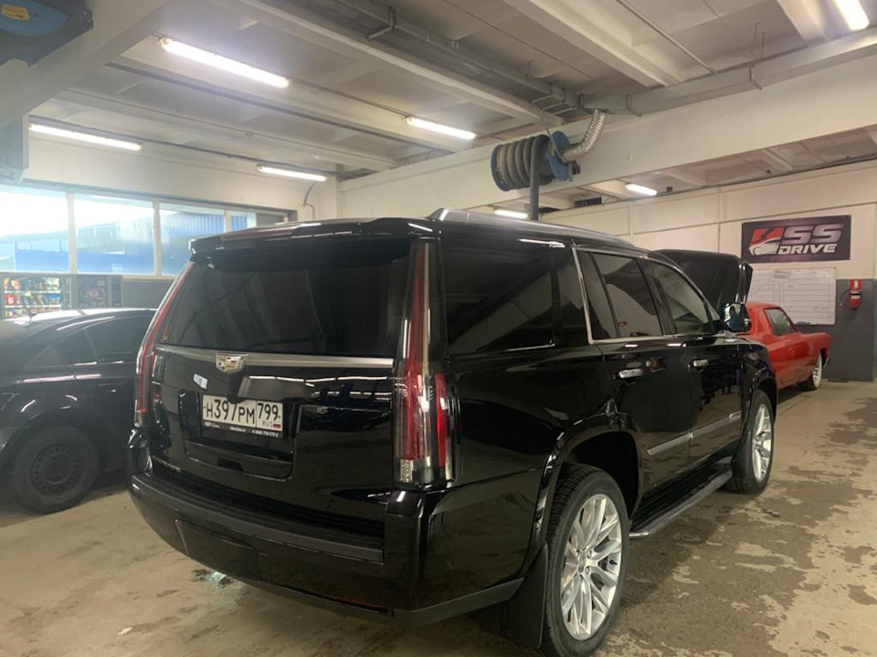 Фото в бортжурнале Cadillac Escalade (4G)