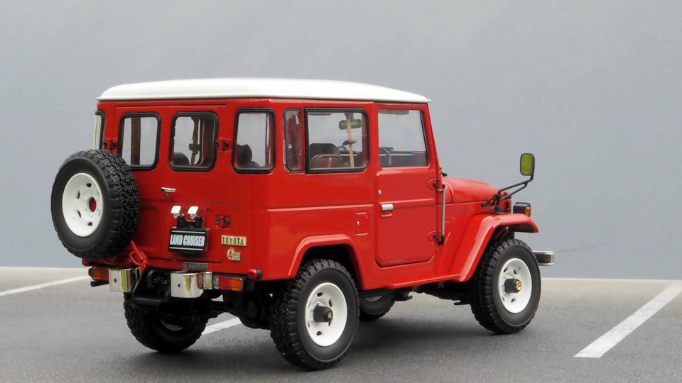 Toyota Land Cruiser 40 Van (Bj42V), 1980 (1/18 Kyosho #08971R