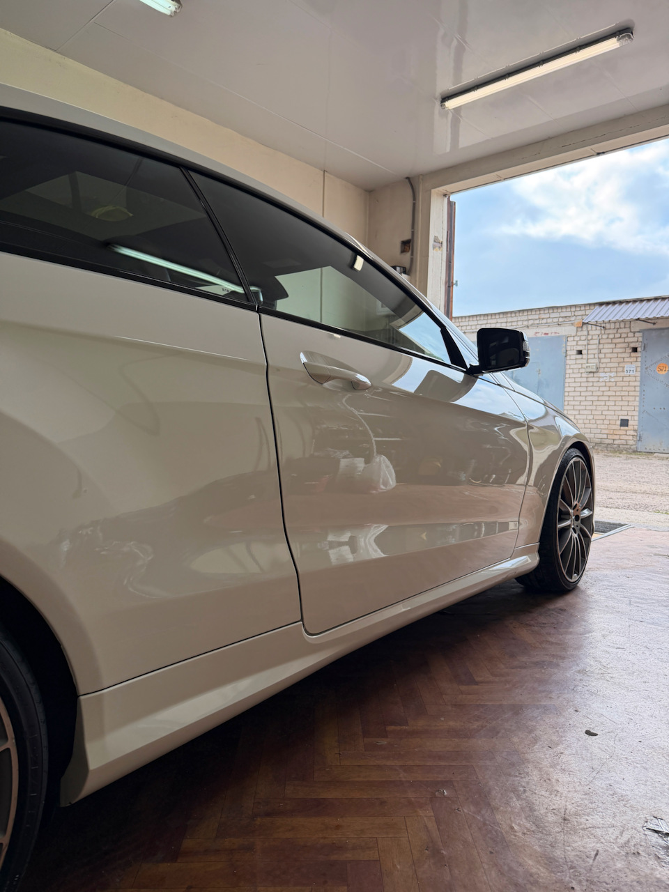 Фото в бортжурнале Mercedes-Benz E-Class Coupe (C207)