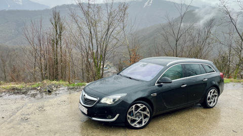 Подсветка ног задних пассажиров — Opel Insignia Country Tourer (1G