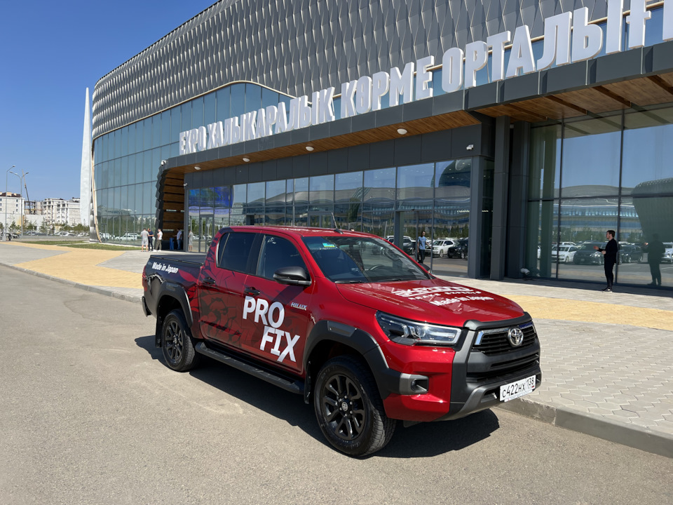 Фото в бортжурнале Toyota Hilux (8G)