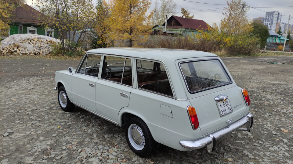 Lada 2102