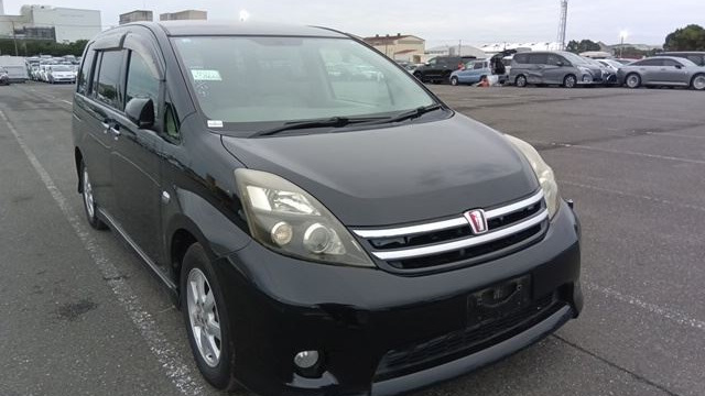 Toyota Isis Black Japanese friend