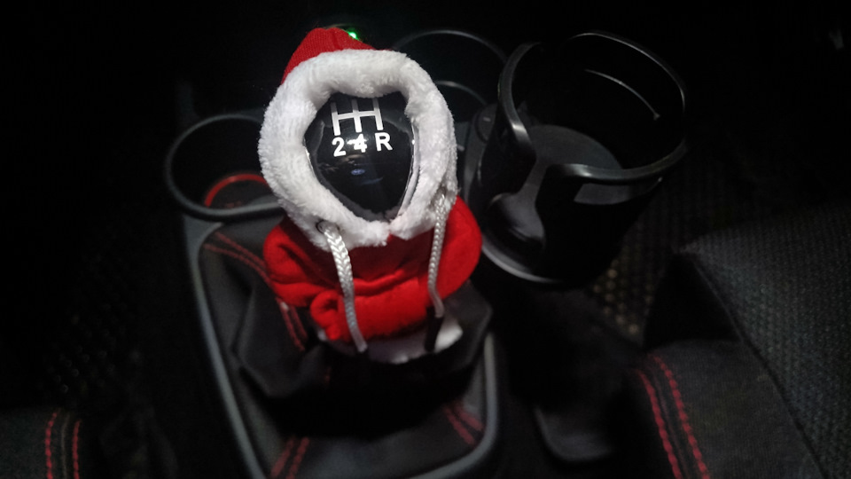 Ну и я не стал исключением, и прикупил новогодний балахончик🧑🎄 — Lada Гранта Drive Active