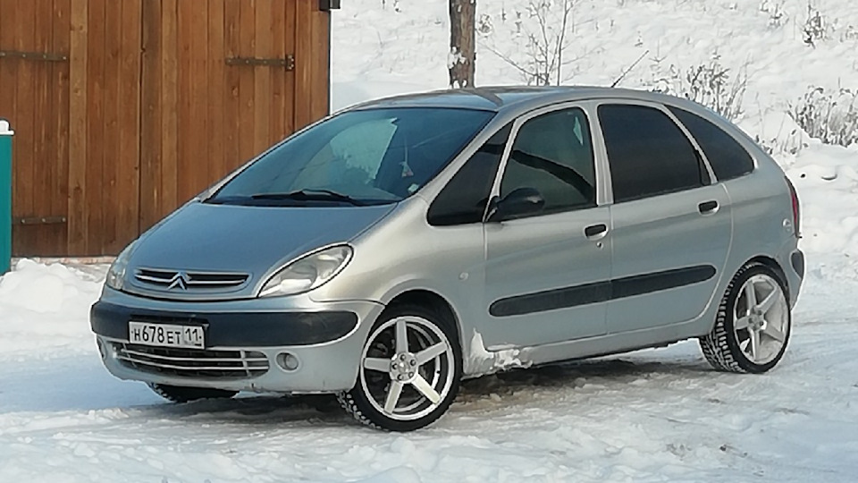 Citroen Xsara Picasso серебристый аквариум