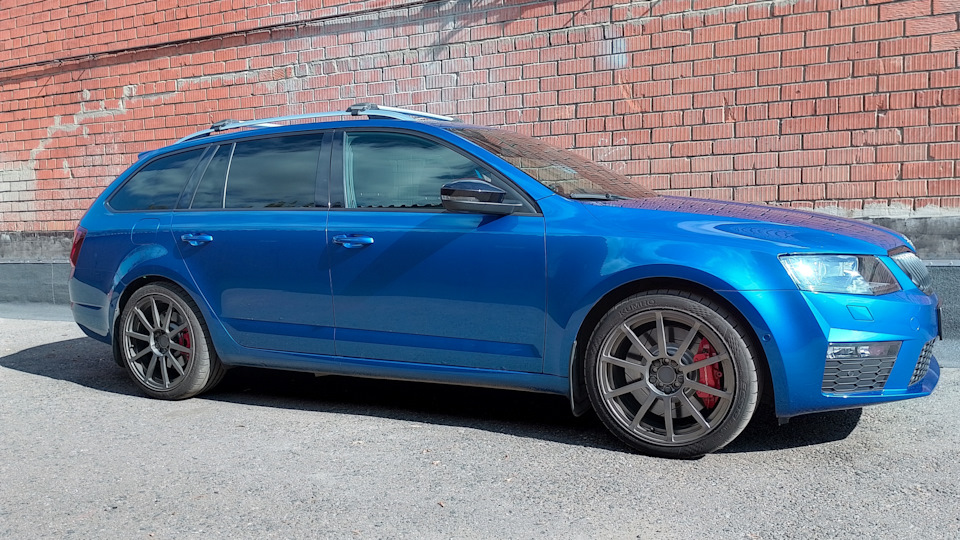 Skoda Octavia Combi rs color