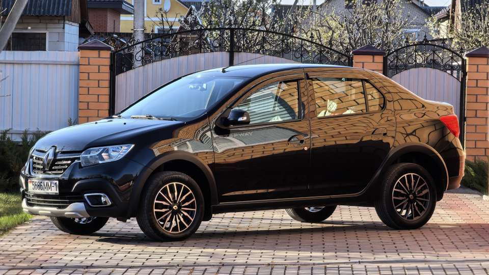 Renault Logan Stepway Black Doberman