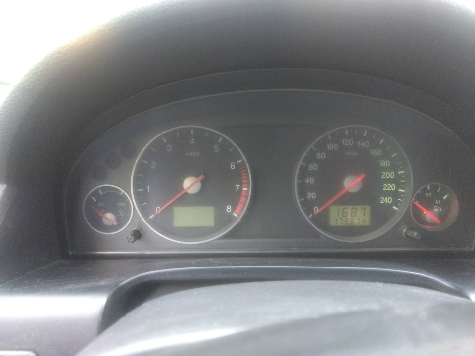 унылое зрелище — Ford Mondeo III