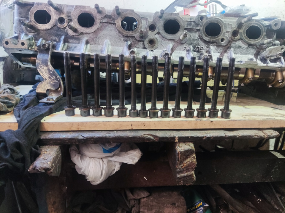 Фото в бортжурнале Nissan Laurel (C35)