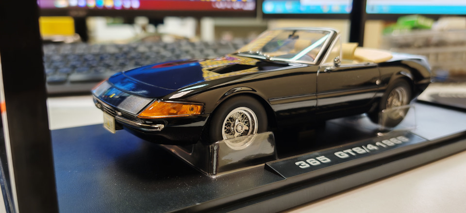 KK Scale 1:18 Ferrari 365 GTS/4 1969 Daytona Spider — Miami Vice KK Scale 1:18 Ferrari 365 GTS/4 1969 Daytona Spider — Miami Vice