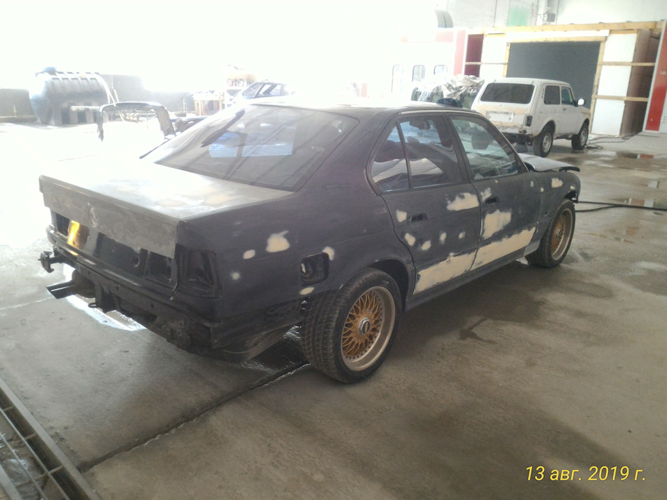 5 — BMW 5 series (E34)