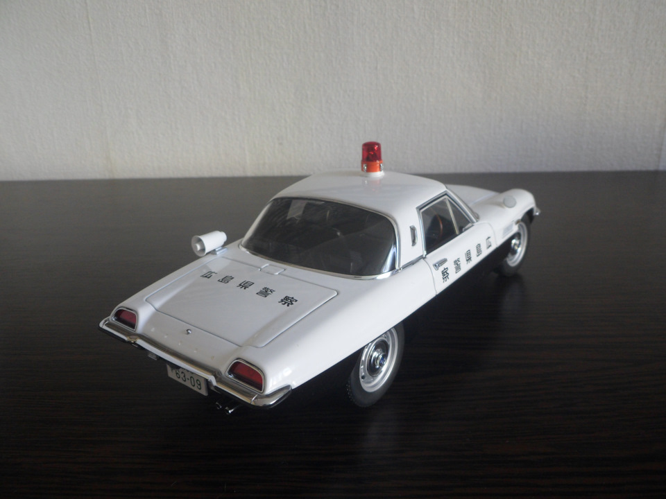 Mazda Cosmo Sport Japanese Police Car 1/18 by AUTOart — DRIVE2