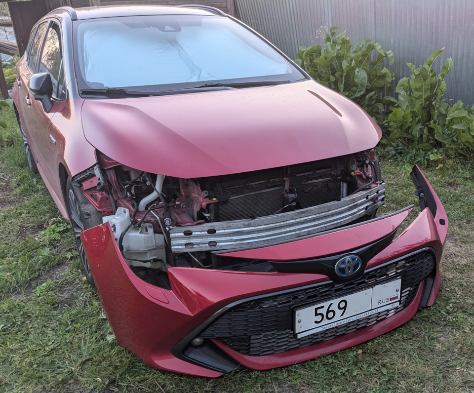 Сложил рядышком бампер. — Toyota Corolla Touring