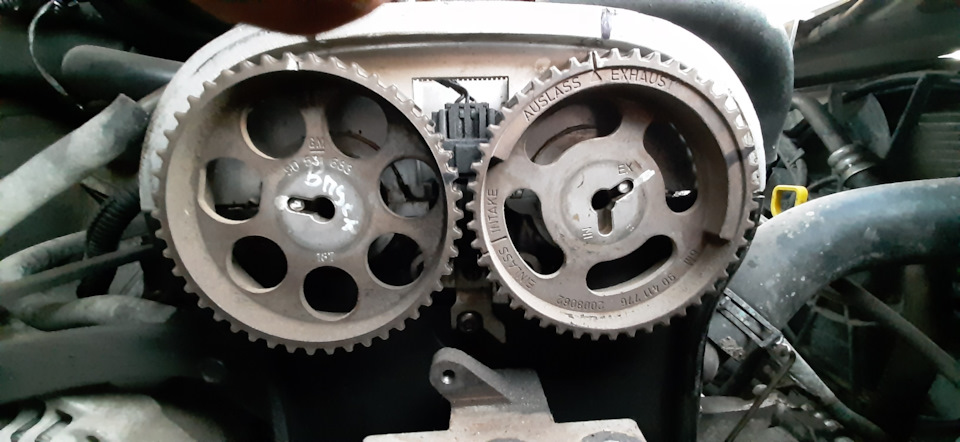 Выпускная звезда ставится в прорезь EX — Chevrolet Captiva (1G)