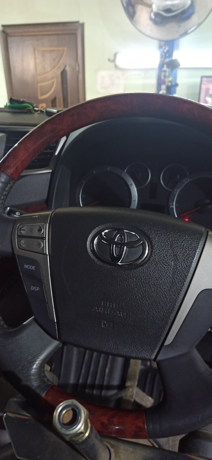 Фото в бортжурнале Toyota Alphard (2G)