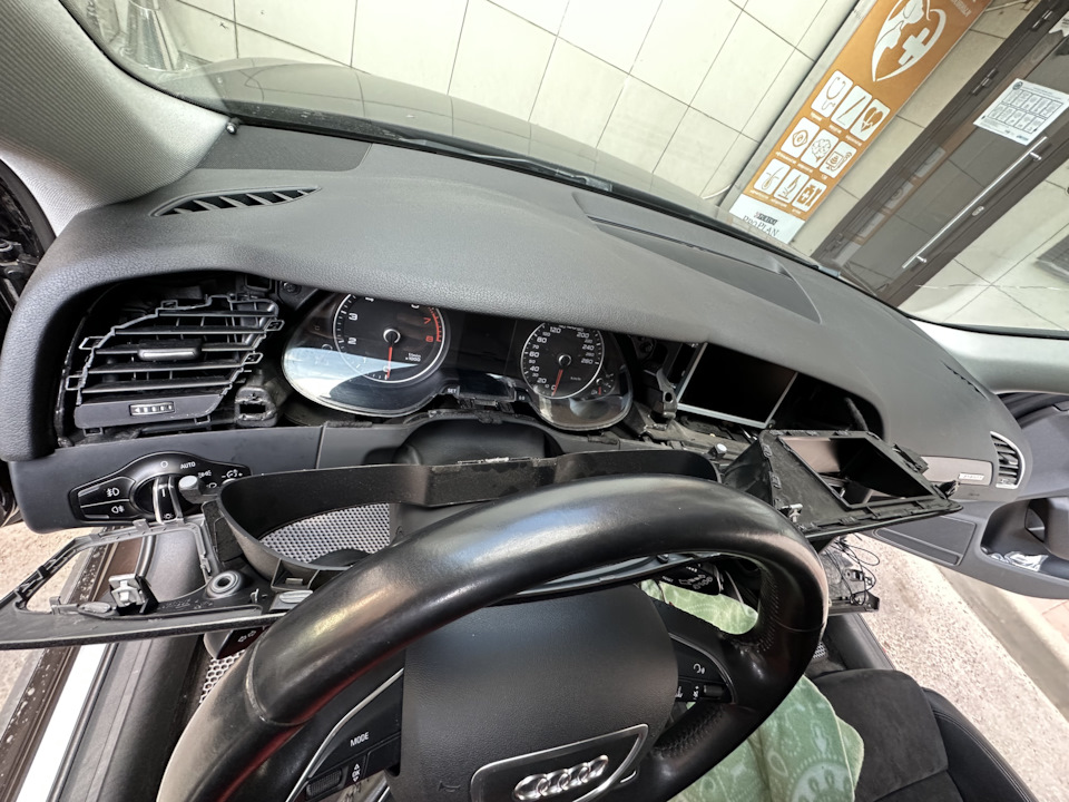 накладка снята — Audi A4 Allroad (B8)