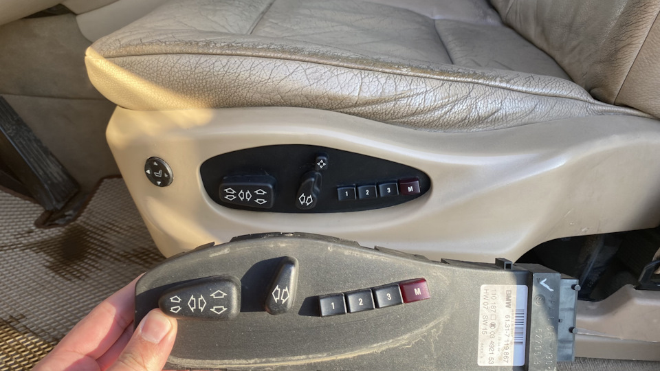 Фото в бортжурнале BMW X5 (E53). Запчасти на фото: 61317119867