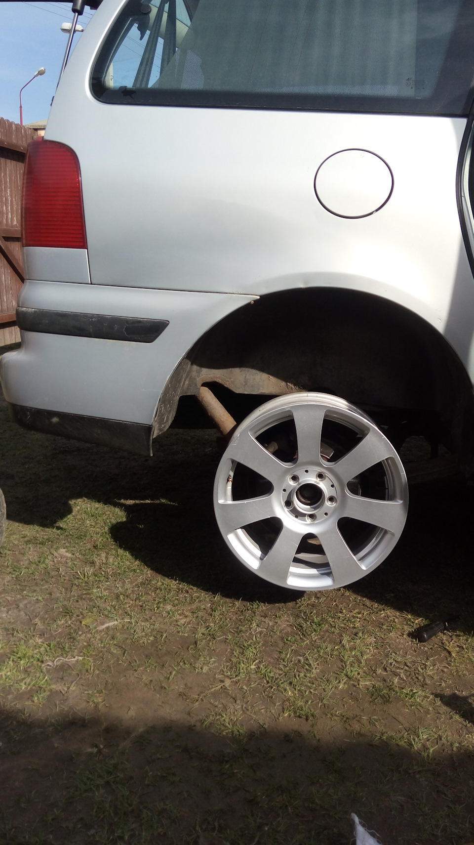 Фото в бортжурнале Volkswagen Sharan  (1G)