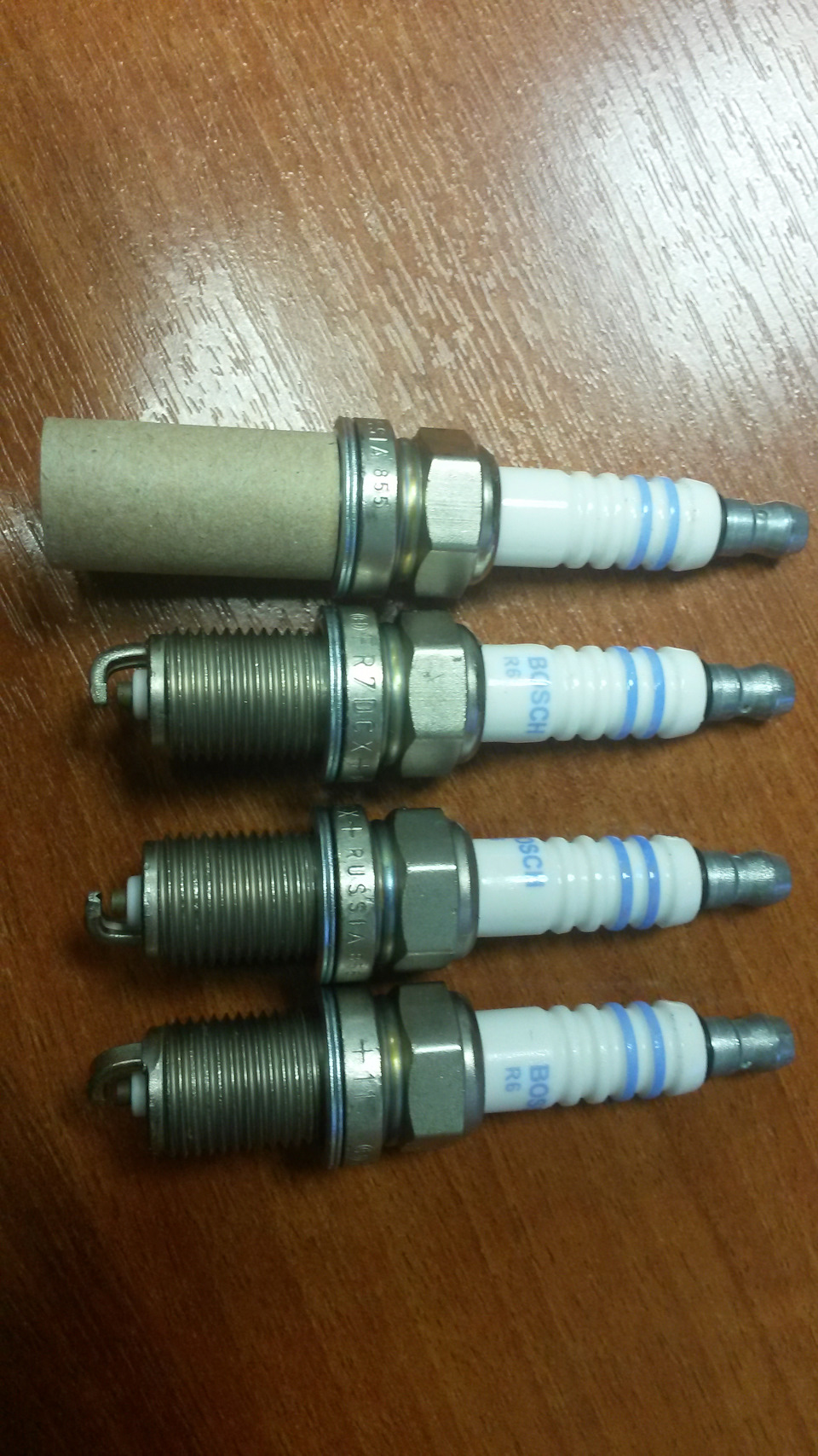 Bosch FR7DCX+ — Lada Vesta SW Cross (1G). Запчасти на фото: FR7DCX