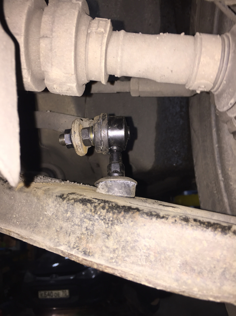 На месте — Nissan Wingroad (Y11). Запчасти на фото: 1054003