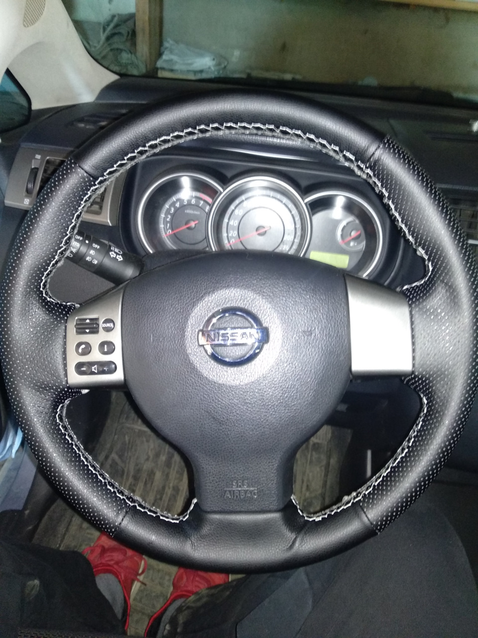 Стало. — Nissan Tiida (1G)
