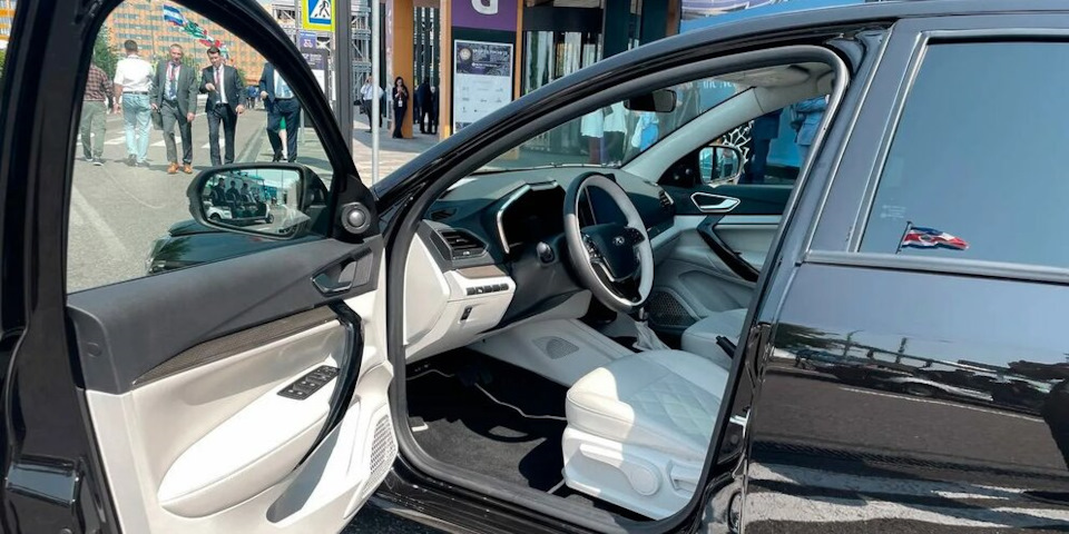 Интерьер LADA Aura — Lada Vesta (1G)