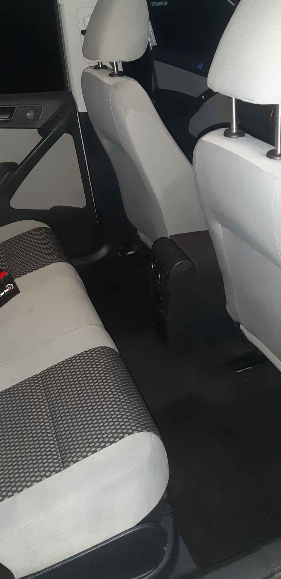 салон отмытый — Volkswagen Tiguan (1G)