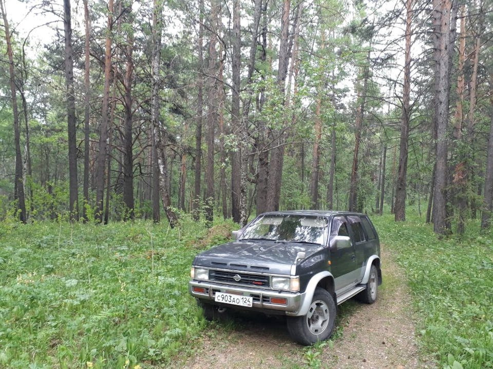 Фото в бортжурнале Nissan Terrano I