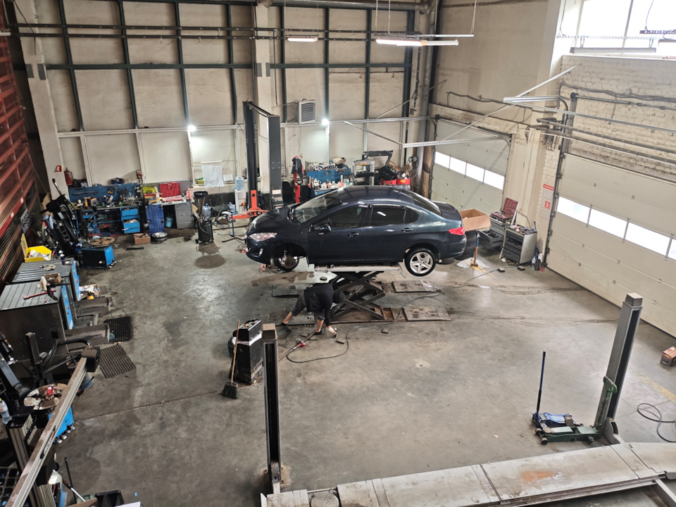 Photo from the logbook Peugeot 408 (1G)