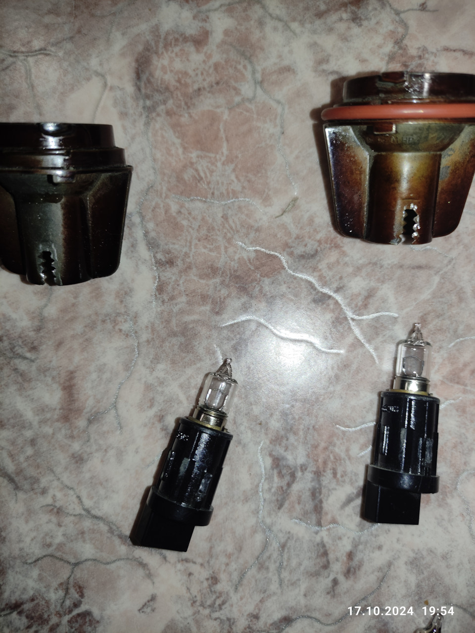 Новые лампы уже в цоколях — BMW X5 (E53)
