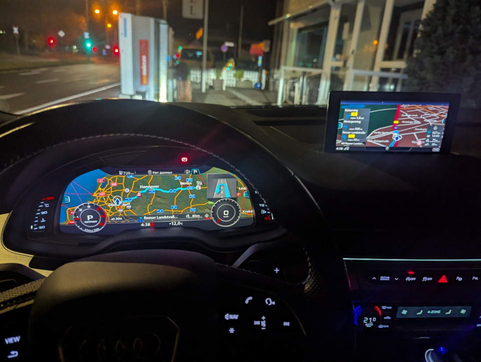 Выезд с гостинцы — Audi Q7 (2G)