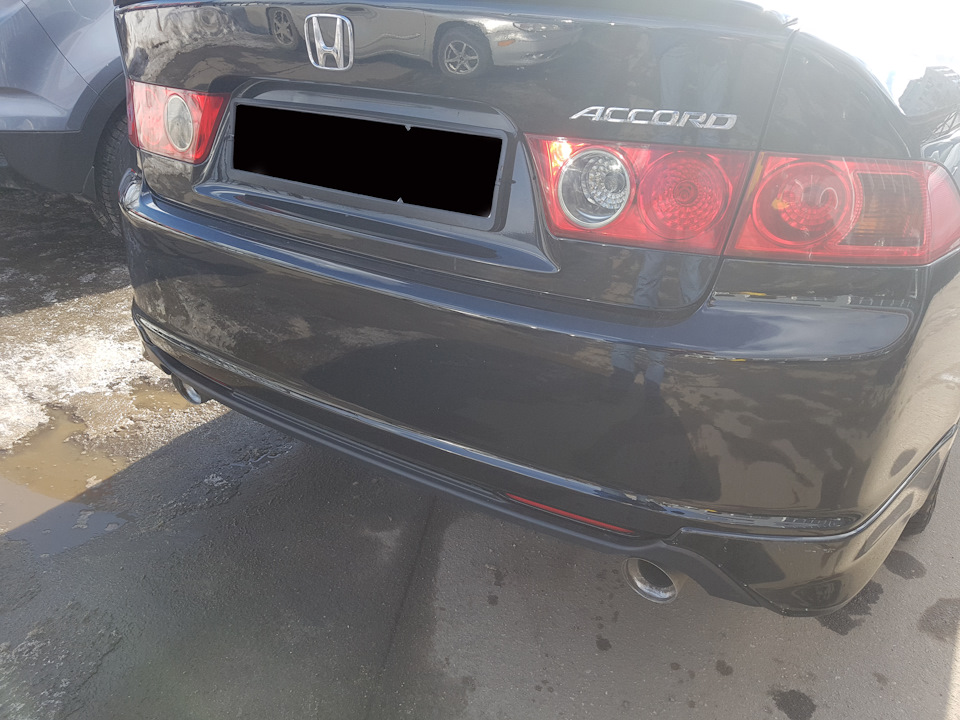 Свеже крашенный бампер — Honda Accord (7G)