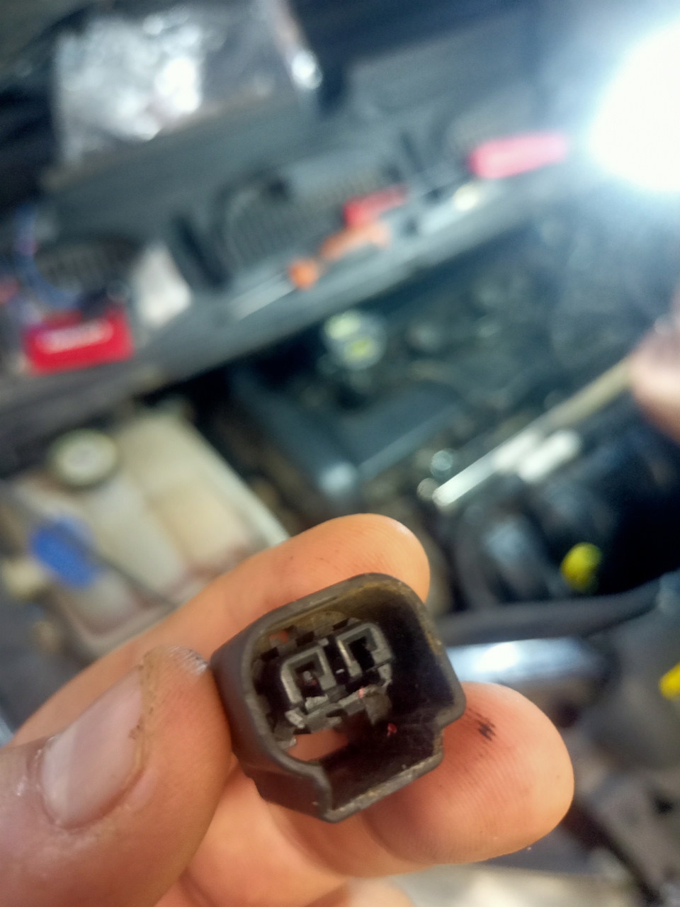 Старый сломаный — Ford C-Max I