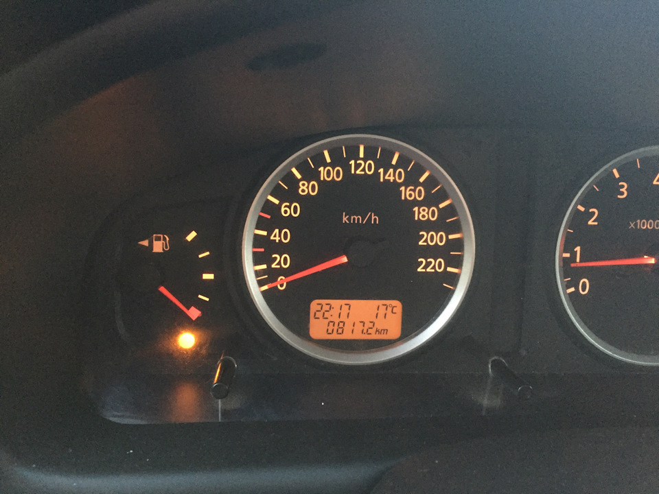 Только только до заправки — Nissan Almera II (N16)