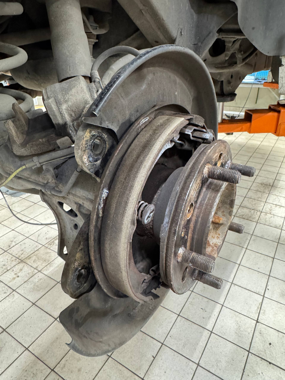 Фото в бортжурнале Toyota Land Cruiser 200