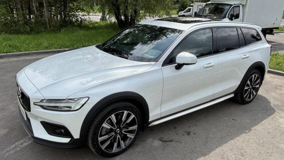 Volvo V60 Cross Country Машина