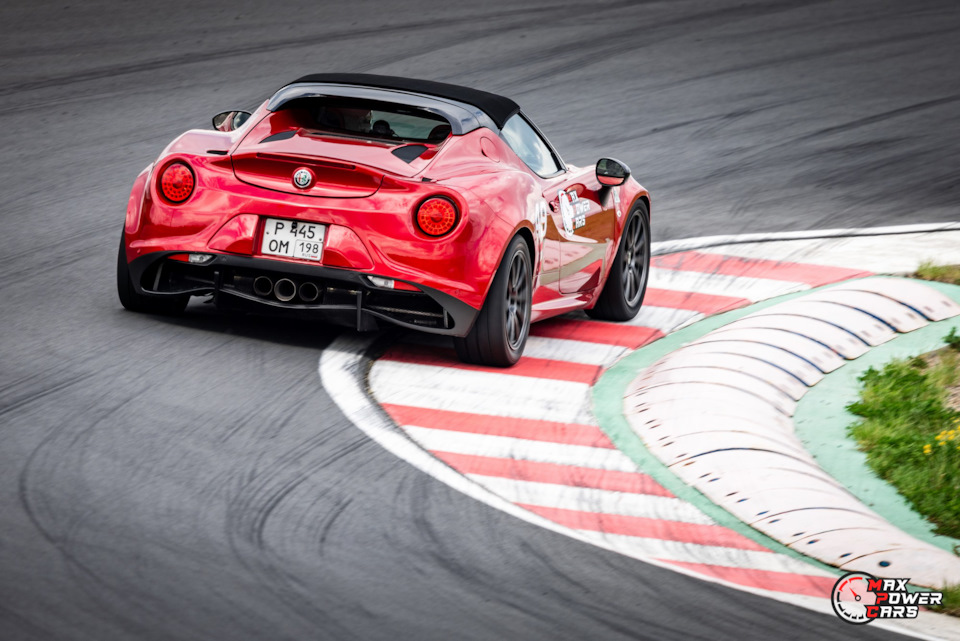 Photo from the logbook Alfa Romeo 4C