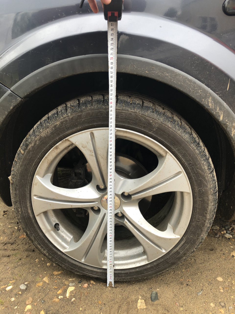 Переднее колесо 670 — Ford Fusion. Запчасти на фото: 344336, 181112, 252621