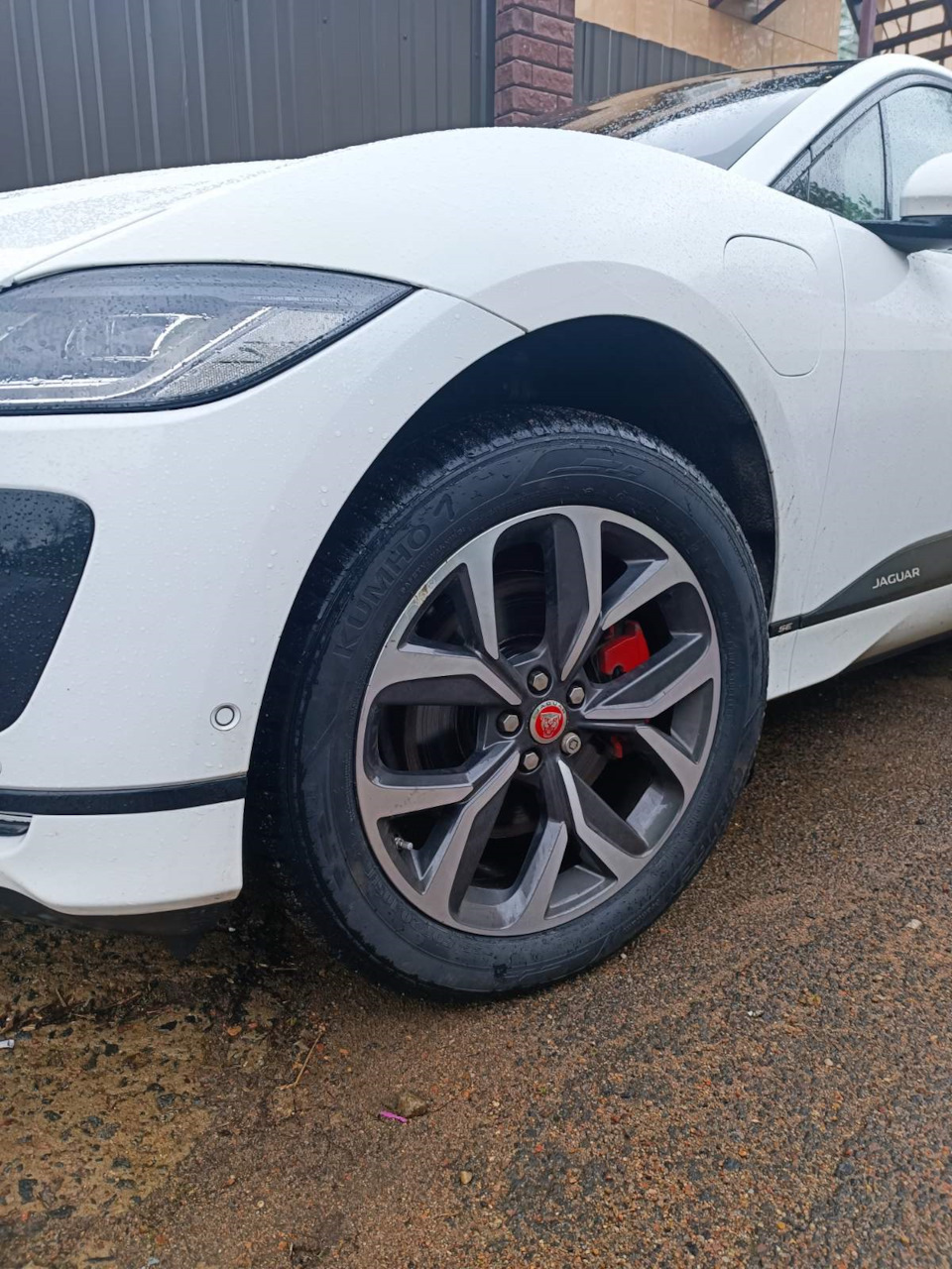 Фото в бортжурнале Jaguar I-Pace