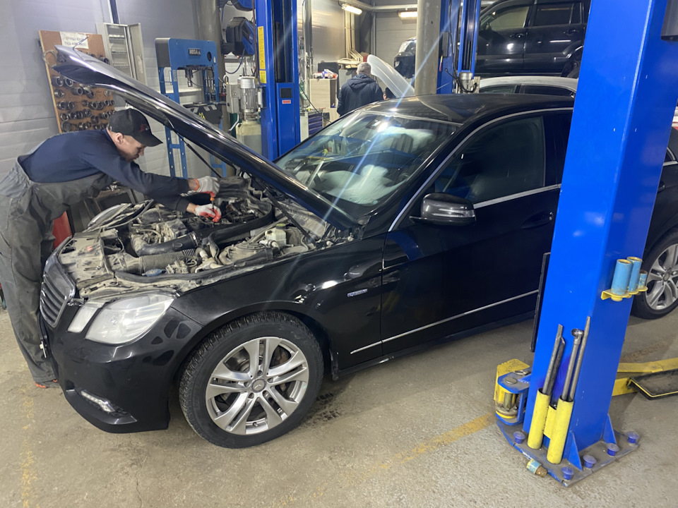 Фото в бортжурнале Mercedes-Benz E-Class (W212)