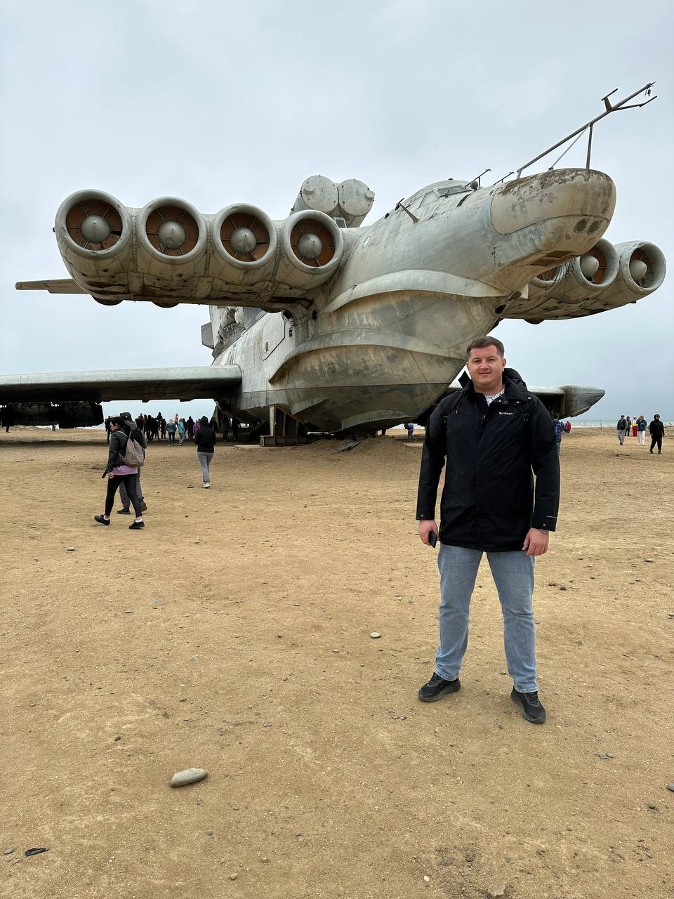 Всем привет, это я👋 все восторгаются Лунем! Надо бы его в порядок привести, чем собсна и занимаются местные власти. На этом месте, вокруг махины, организуют парк Патриот. — Subaru Outback (BP)