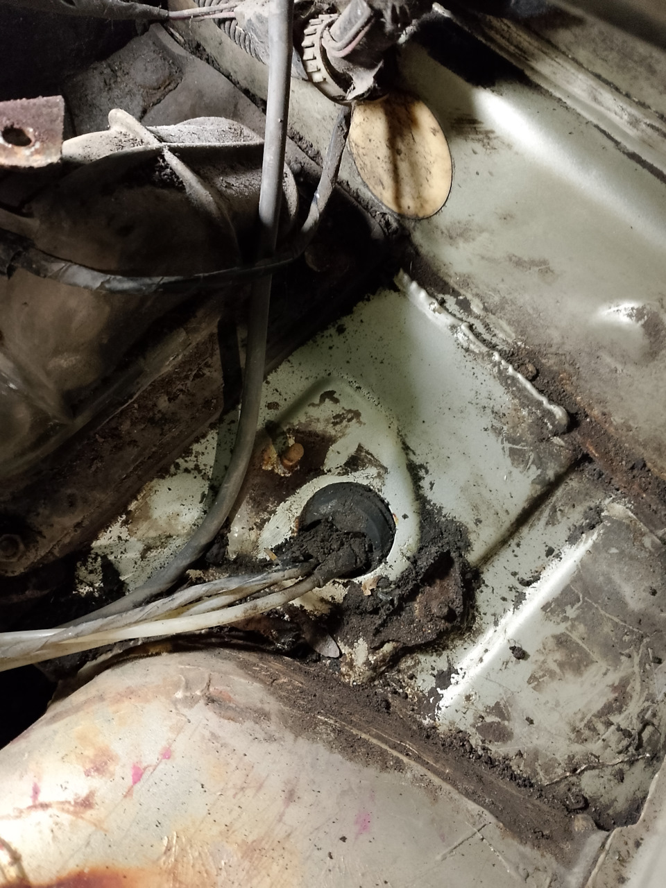 Ещё течь — Lada 21124