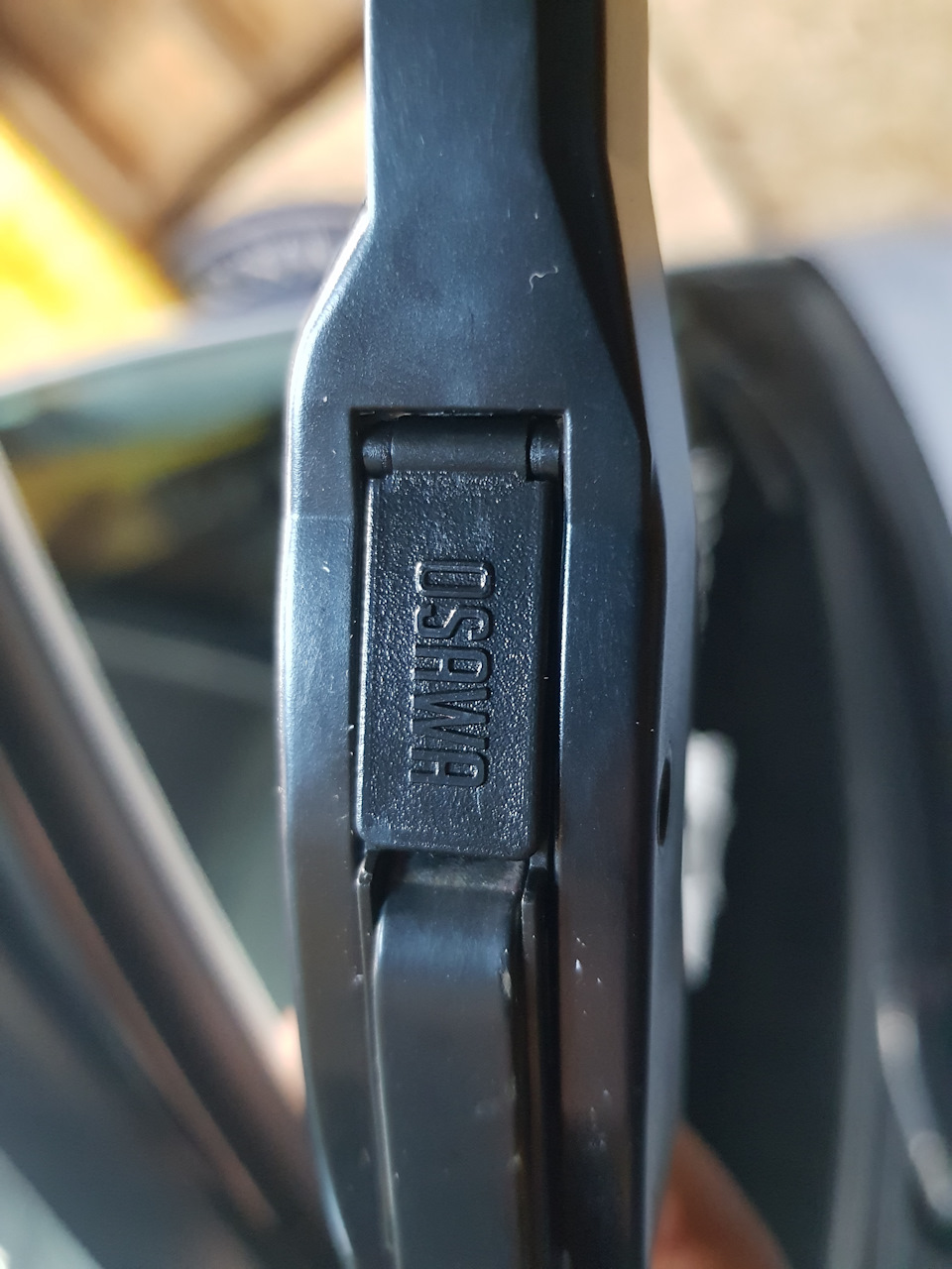 Фиксатор удобный — Toyota Prius (30)