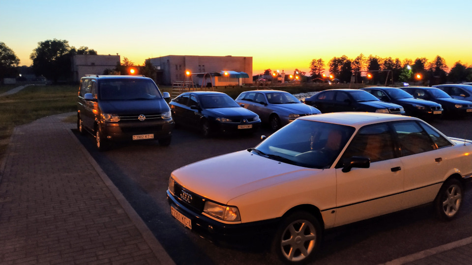 Audi 80 White and black !