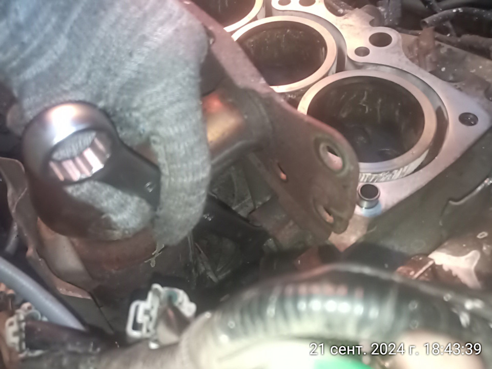 Позиция ключа в заглушке перед процедурой — Suzuki SX4 (1G)