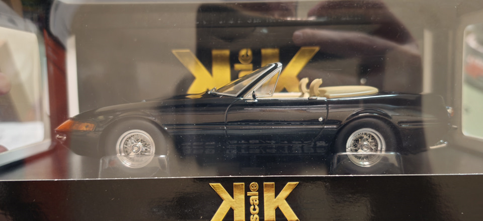 KK Scale 1:18 Ferrari 365 GTS/4 1969 Daytona Spider — Miami Vice