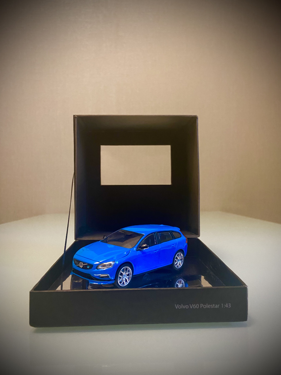 自動車 polestar VOLVO V60 1:43 Volvo v60 polestar 1/43 motorart — Сообщество «Масштабные Модели