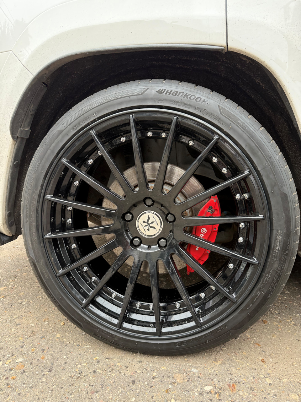Свежепокрашенный диск — Jeep Grand Cherokee SRT-8 (WK2)